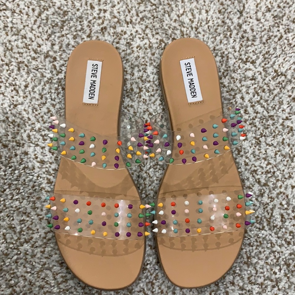 Never worn women’s size 9 slip on sandals